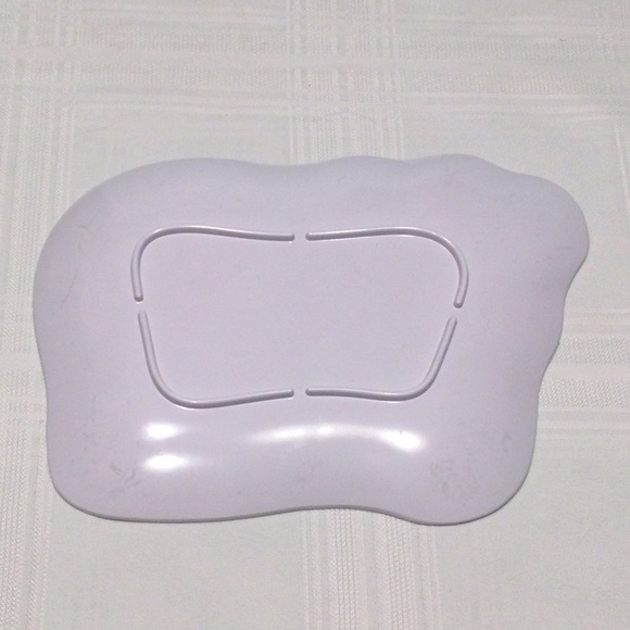 Lamb Shaped Children’s Durable Plastic Plate - Picture 2 of 3